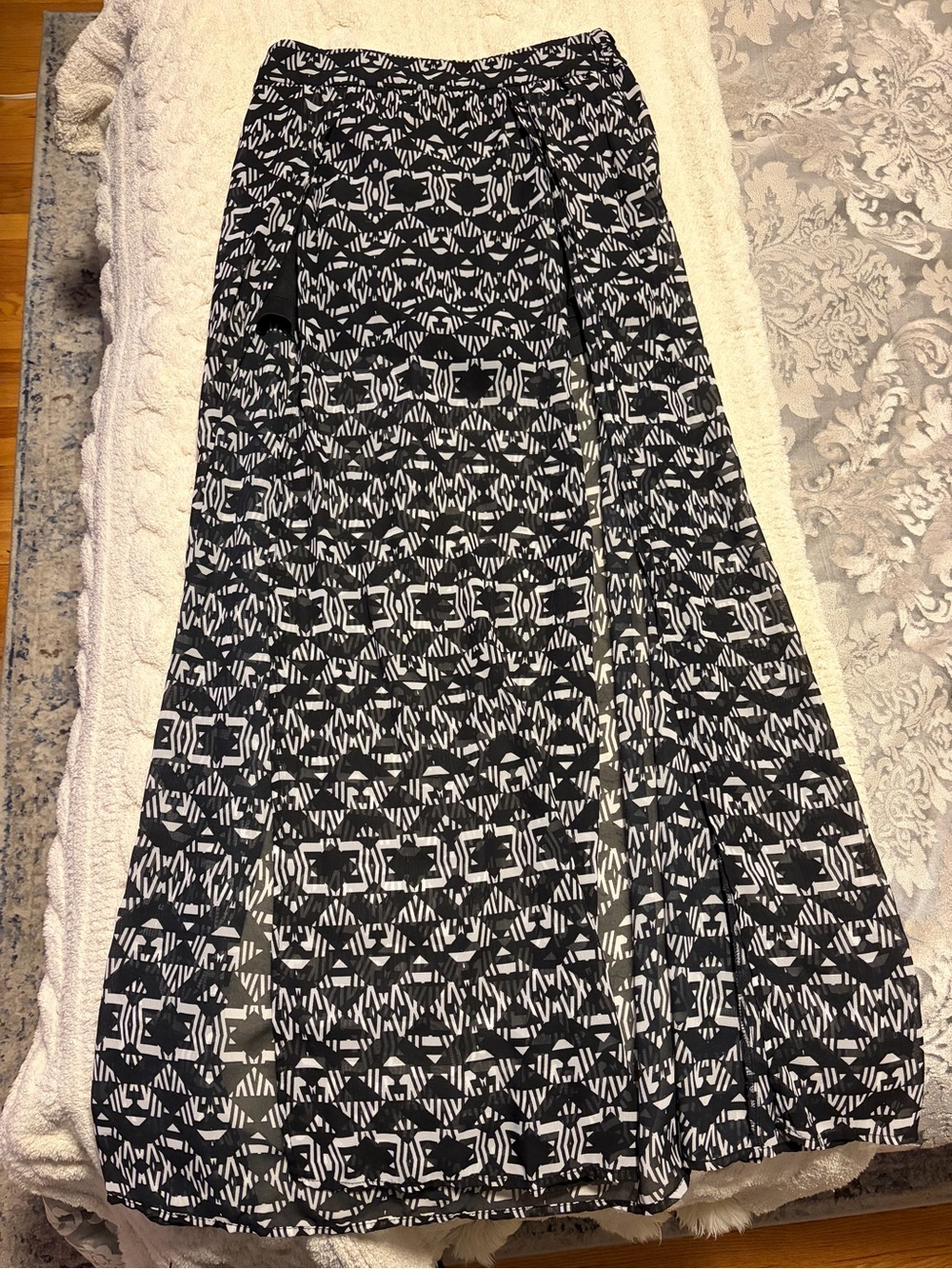 Charlotte Russe Black and White Geometric Maxi Skirt